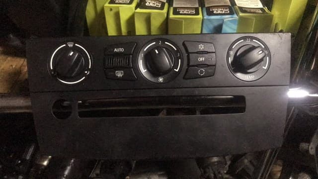 панель управления климат-контролем