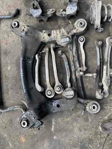 Важіль передньої підвіски верхній, правий