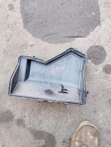 Кришка блоку запобіжників