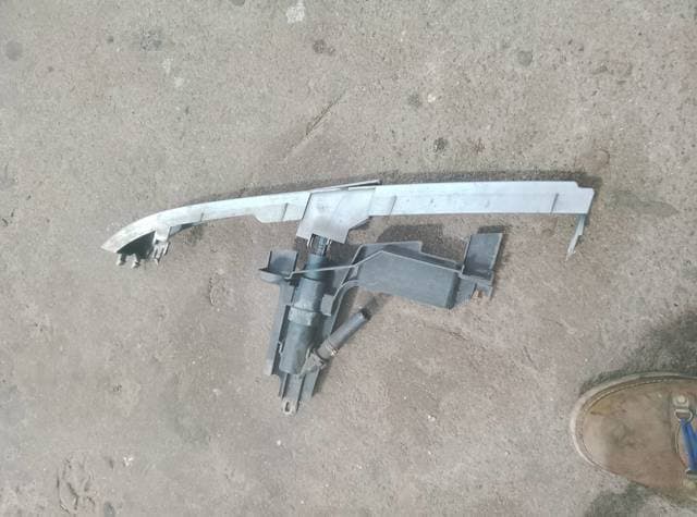 Кронштейн под фару