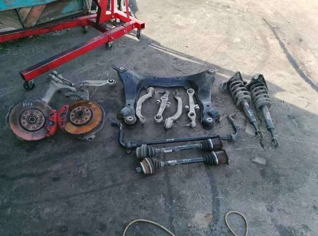 Амортизатор передній