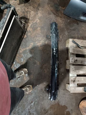 Усилитель бампера переднего