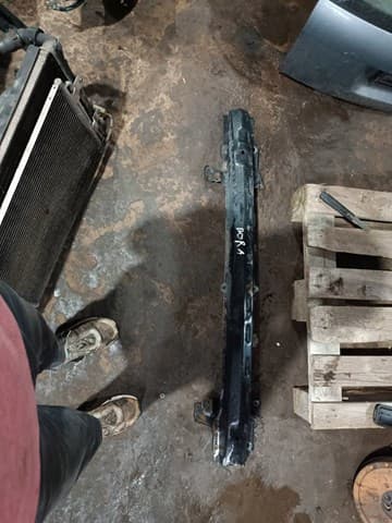 Усилитель бампера переднего