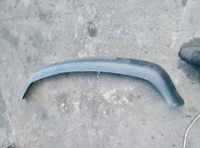 Спойлер переднього бампера