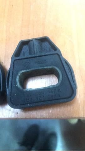 Кронштейн (подушка крепления) радиатора нижний