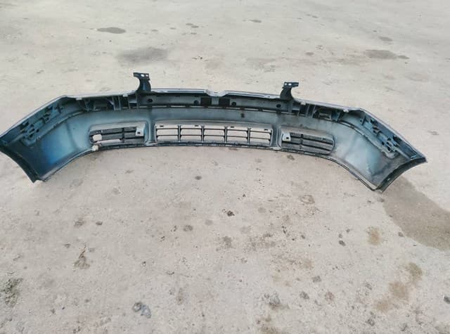 Бампер передній
