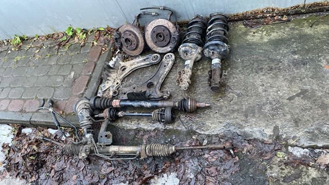 Амортизатор передний