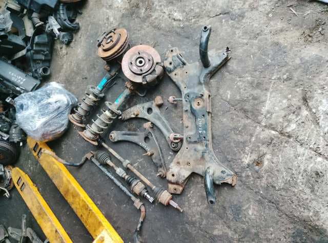 Балка передней подвески (подрамник)