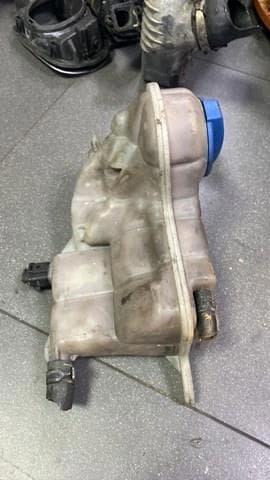 Бачок системы охлаждения расширительный