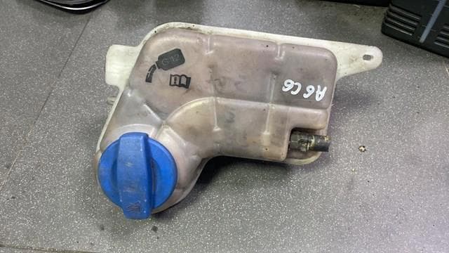 Бачок системы охлаждения расширительный