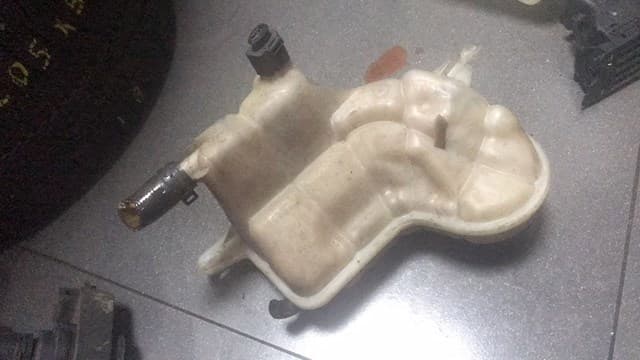 Бачок системы охлаждения расширительный