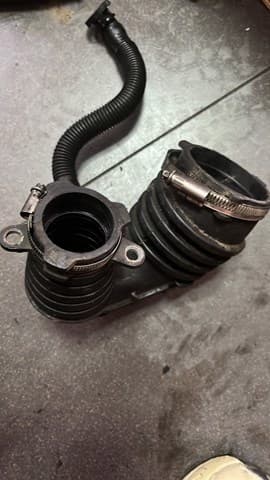 Патрубок воздушного