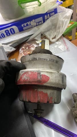 Подушка (опора) двигателя правая