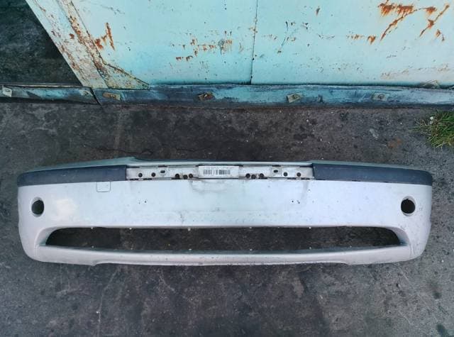 Бампер передній