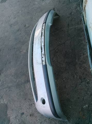 Бампер передній