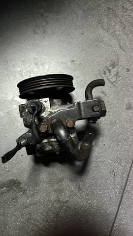 Насос гидроусилителя руля (ГУР)