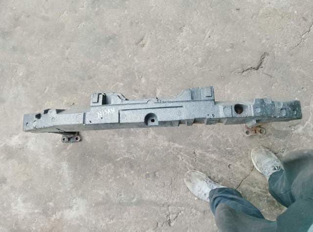 Підсилювач бампера переднього