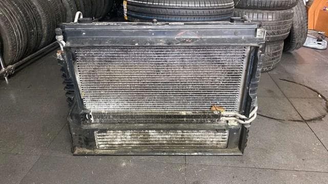 Радиатор охлаждения двигателя