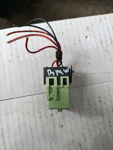 Реле покажчиків поворотів