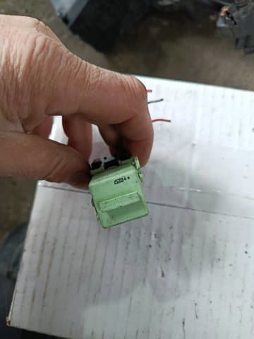 Реле покажчиків поворотів